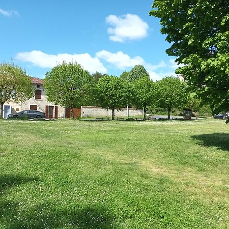 Au Bord De La Riviere Apartamento Verteuil-sur-Charente Exterior foto