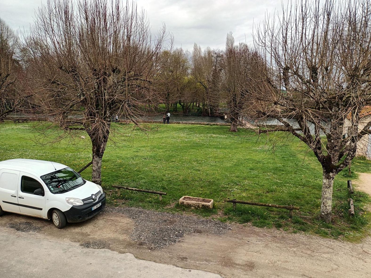 Au Bord De La Riviere Apartamento Verteuil-sur-Charente Exterior foto