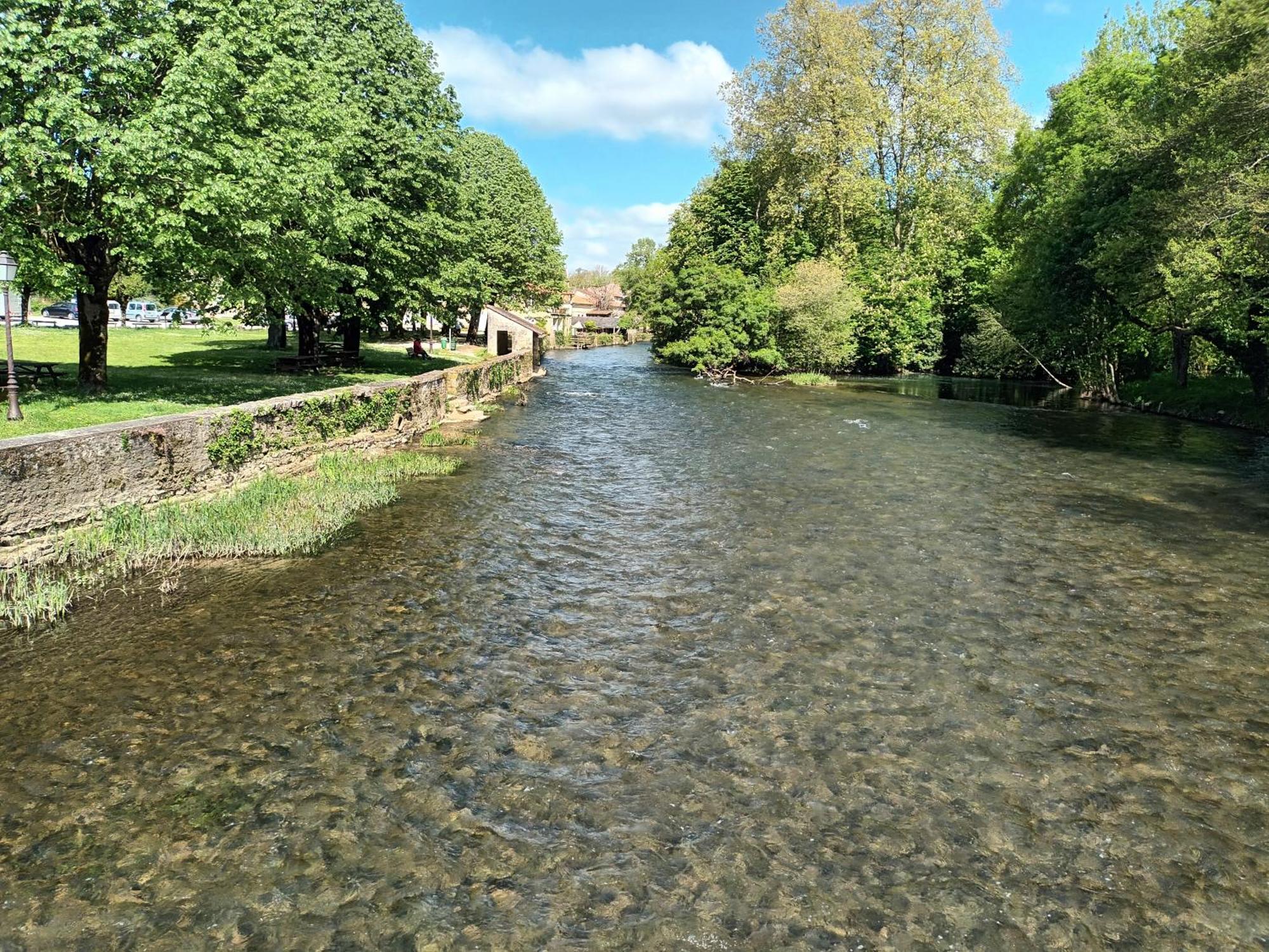 Au Bord De La Riviere Apartamento Verteuil-sur-Charente Exterior foto